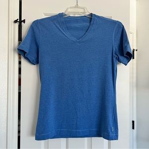 EUC Lululemon 5 Year Basic V Neck Tee Heathered Blue T-Shirt Pima - Men’s Medium